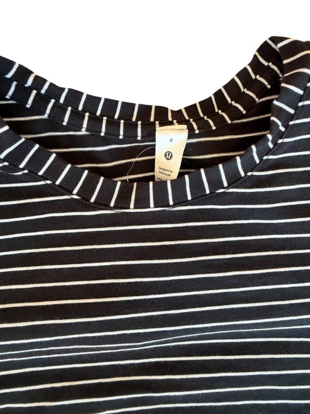 Lululemon Womens Curved Hem Shirt Size 2 Striped Crewneck Short Sleeve Athletic - Picture 3 of 5